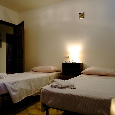 La Casa Dei Perci Apartment วาเรนนา ภายนอก รูปภาพ