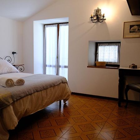 La Casa Dei Perci Apartment วาเรนนา ภายนอก รูปภาพ