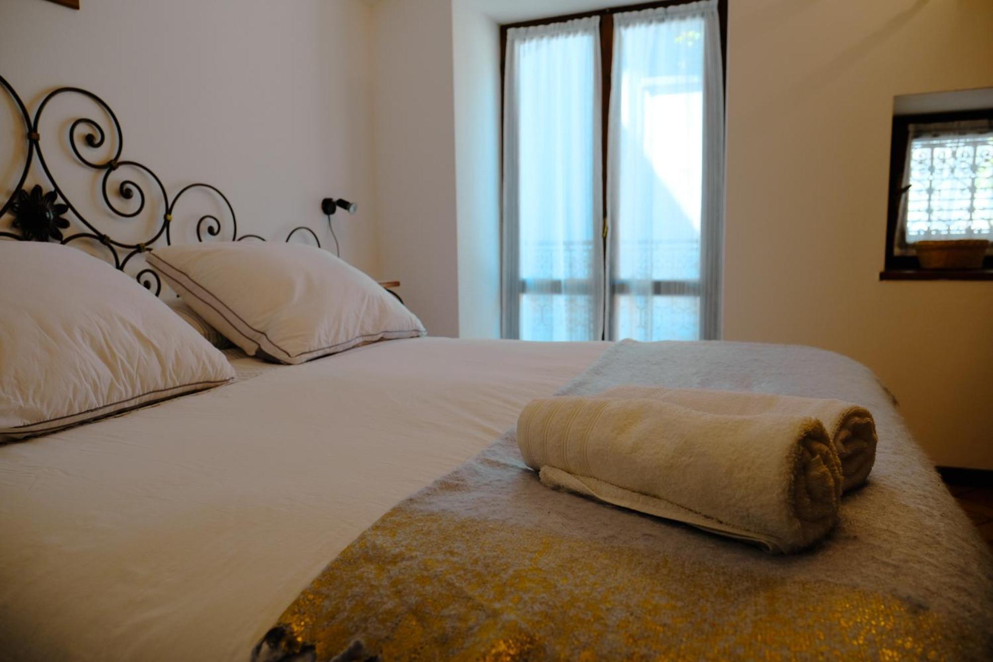 La Casa Dei Perci Apartment วาเรนนา ภายนอก รูปภาพ
