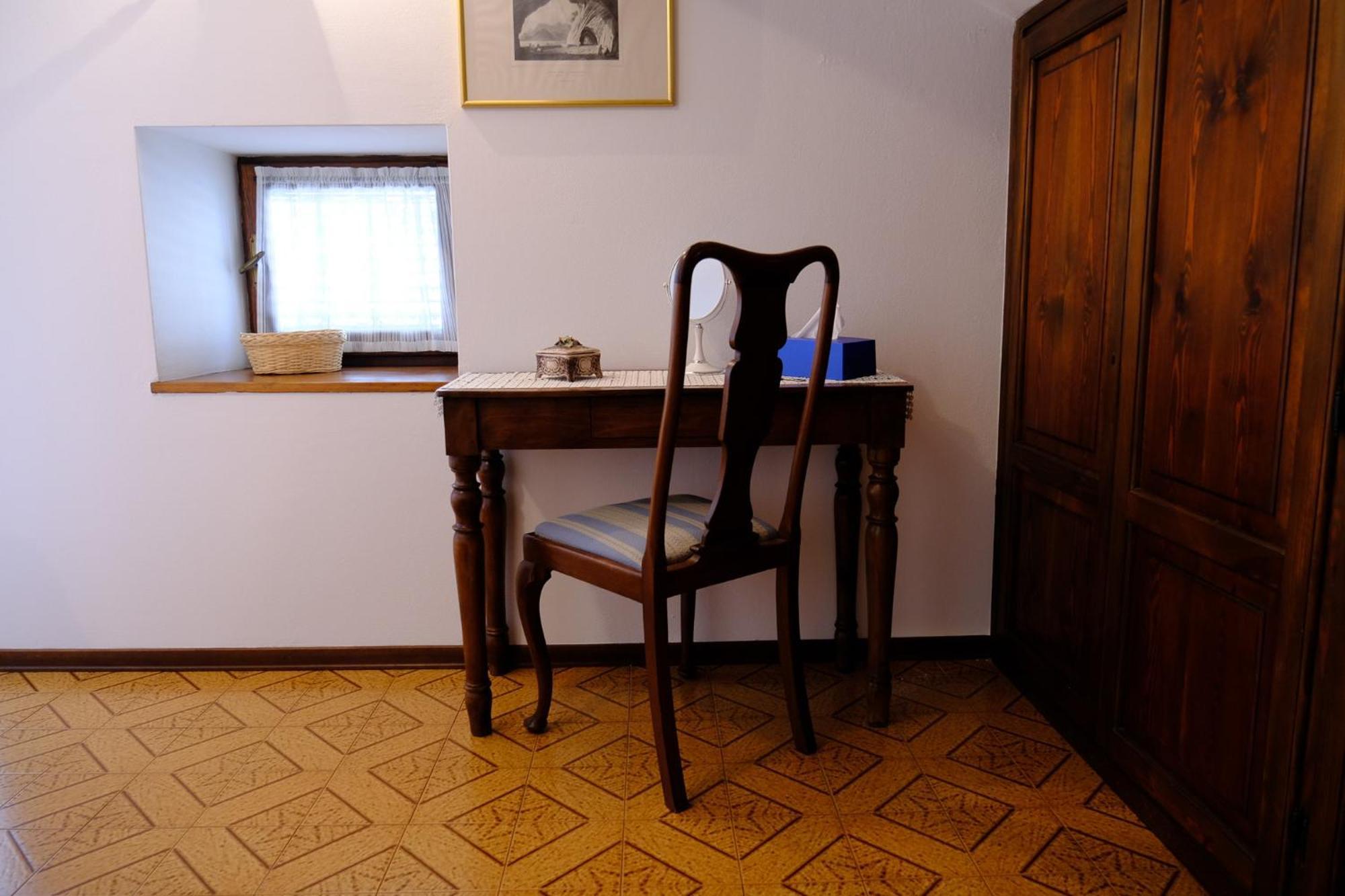 La Casa Dei Perci Apartment วาเรนนา ภายนอก รูปภาพ