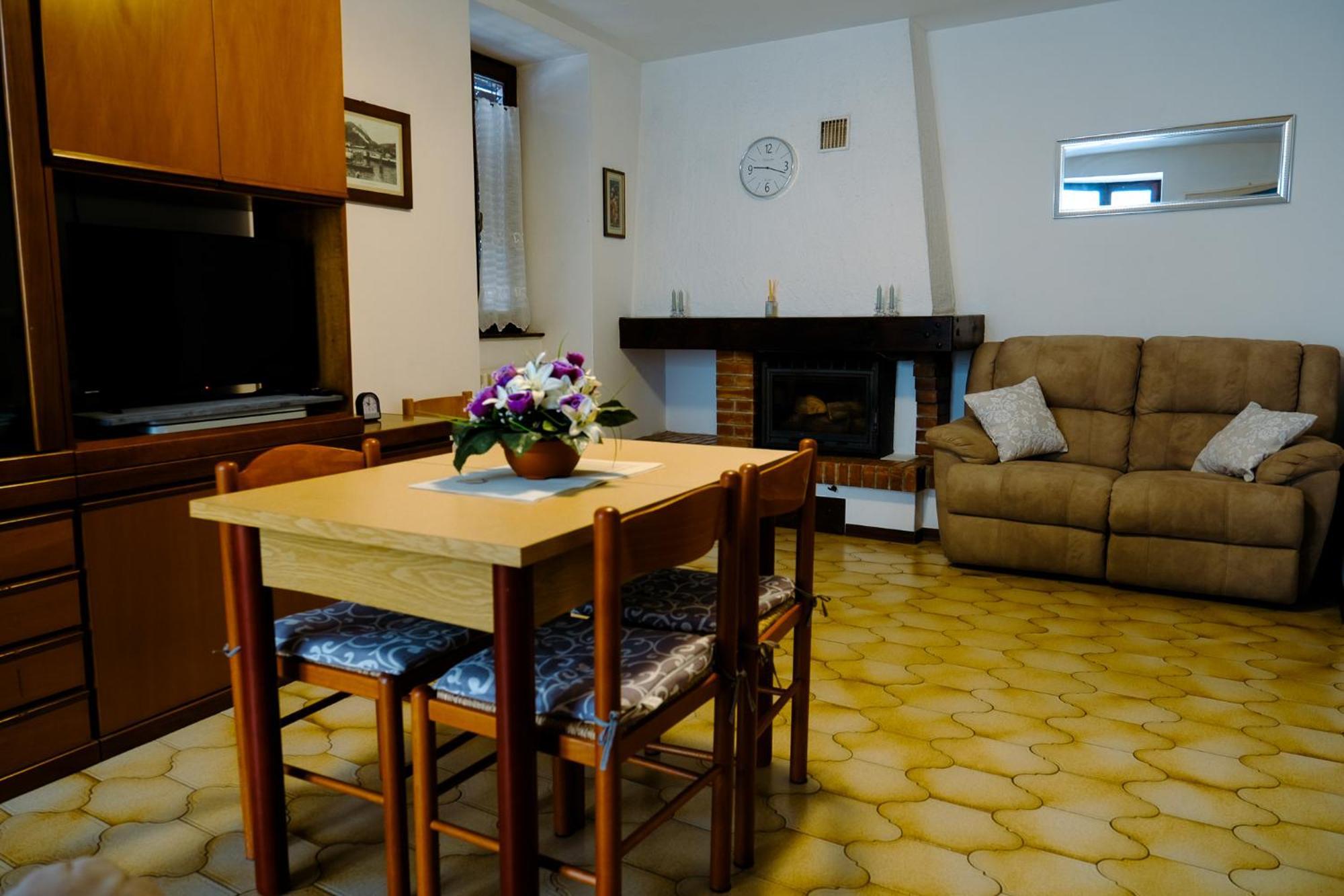 La Casa Dei Perci Apartment วาเรนนา ภายนอก รูปภาพ