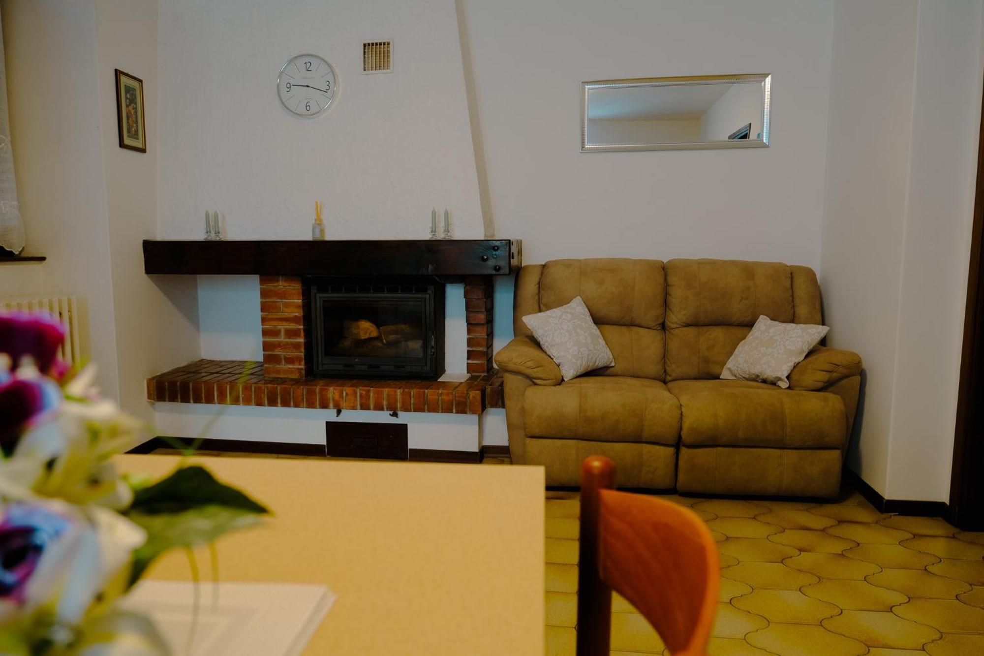 La Casa Dei Perci Apartment วาเรนนา ภายนอก รูปภาพ
