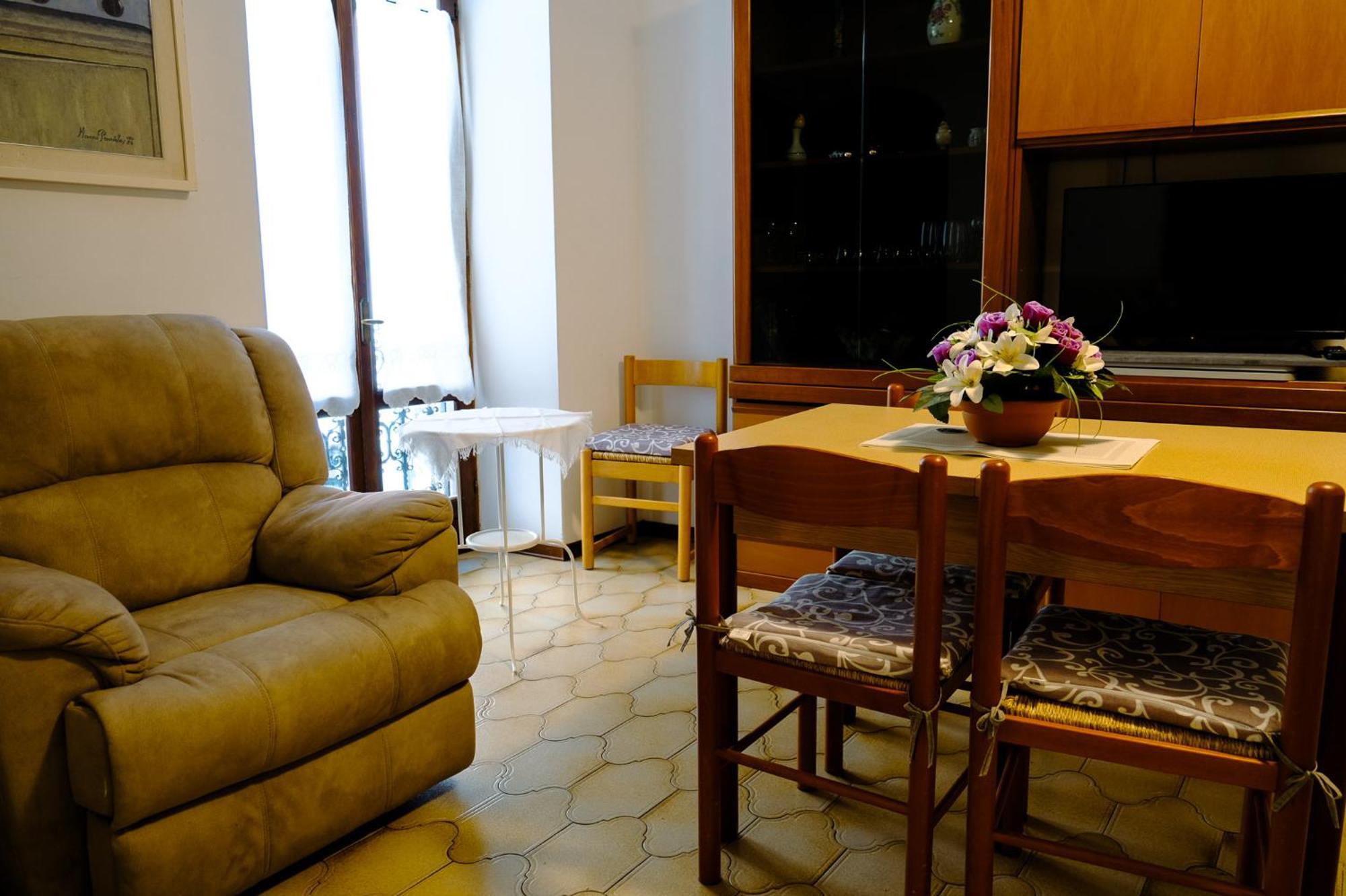 La Casa Dei Perci Apartment วาเรนนา ภายนอก รูปภาพ
