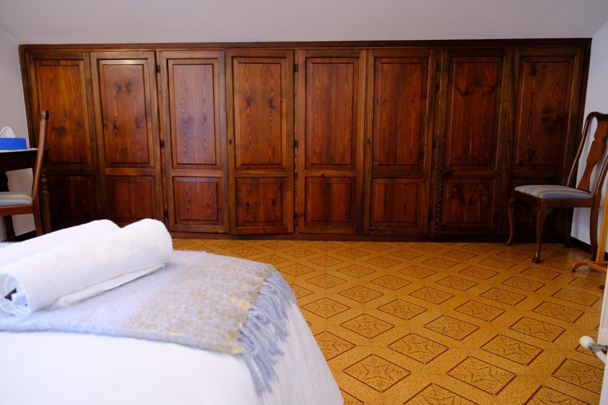 La Casa Dei Perci Apartment วาเรนนา ภายนอก รูปภาพ